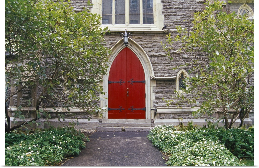 Canada, Quebec, Montreal, St. George's Anglican Church or L'eglise St. George's, red door.