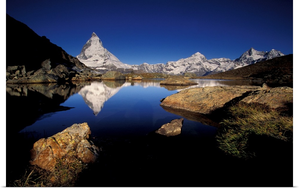 Europe, Switzerland, Zermatt, Matterhorn reflected in Riffelsee