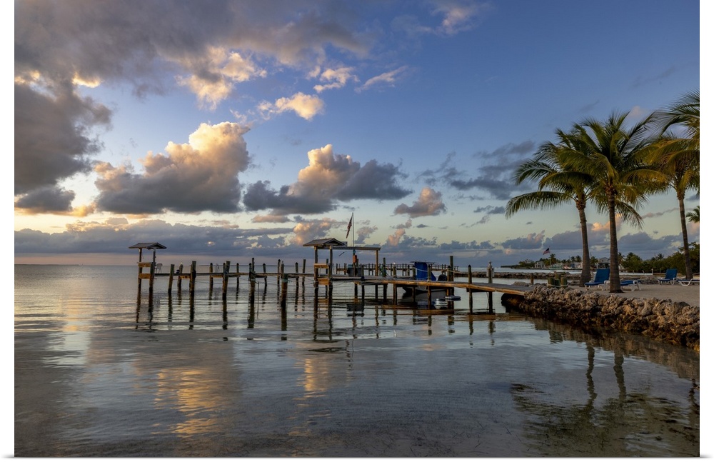 Florida Keys sunset from the Island Bay Resort in Tavernier, Florida, USA.