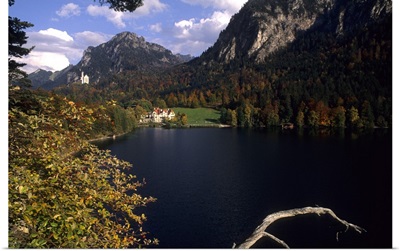 Germany, Bavarian, Alps, lake behind the famous Neuschwanstein castle