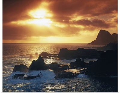 Hawaii, Maui, Sunrise from Nakalele Point