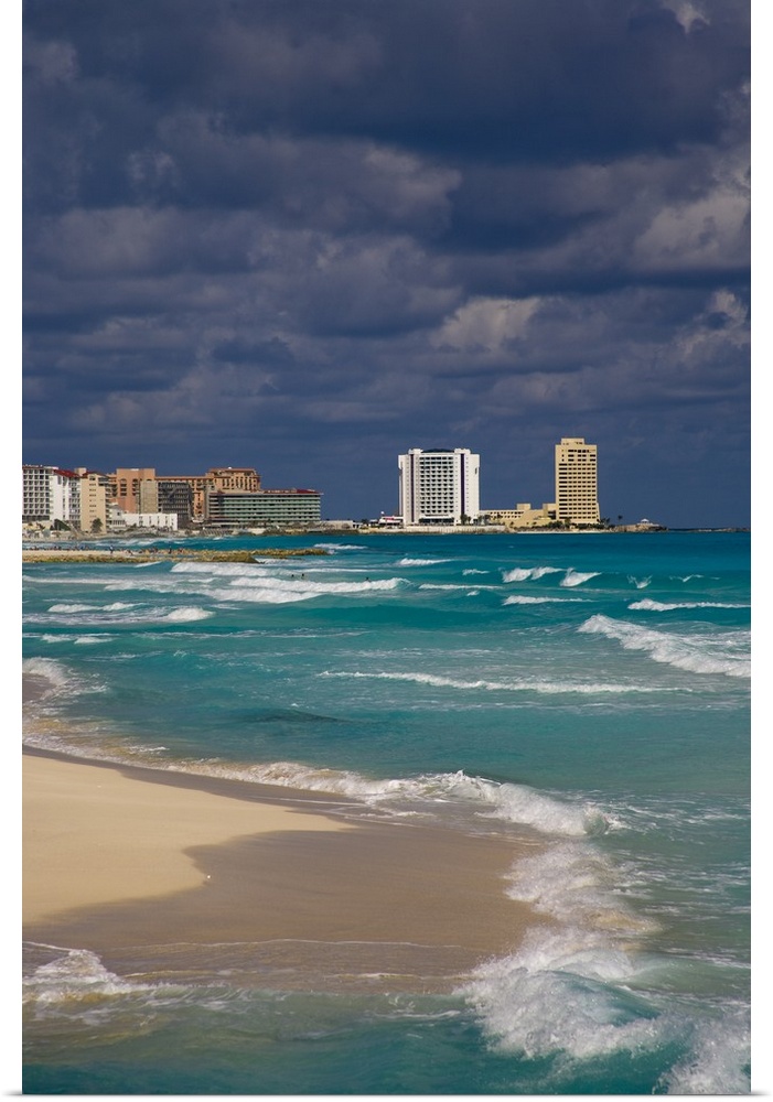 Mexico, Quintana Roo, Cancun, hotel zone on Isla Cancun, bordering the Caribbean Sea.