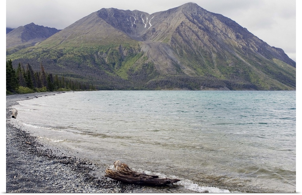 Kathleen Lake in Yukon Territory, Canada, in the Kluane National Park and Reserve. The park, covering 21,980 square kilome...