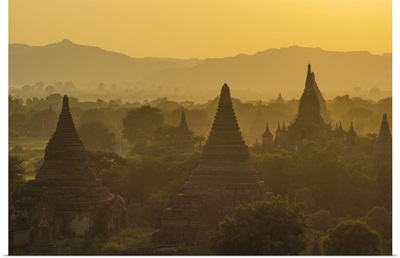 Myanmar. Bagan. Temples at sunset