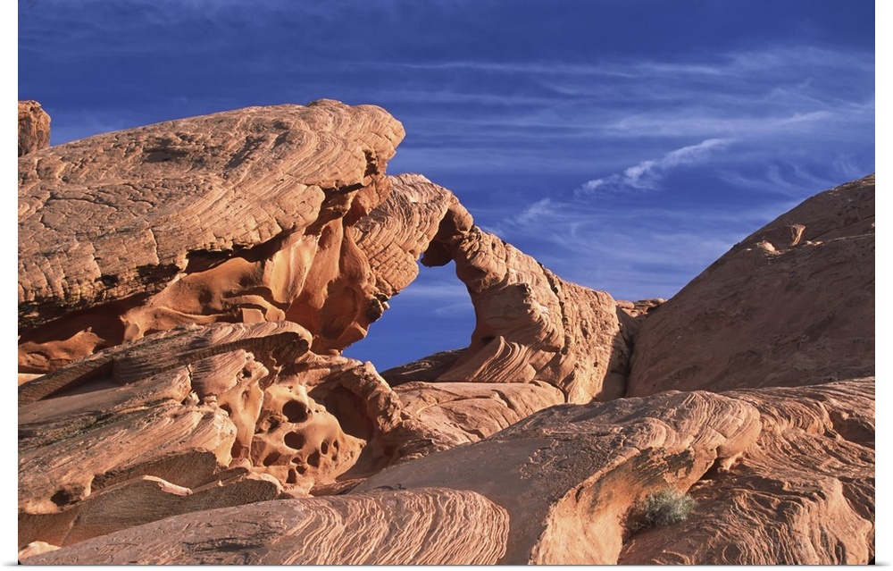North America, U.S., Nevada, Valley of Fire State Park. Arch Rock.