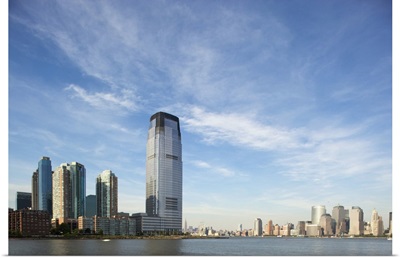 New Jersey, Jersey City, Manhattan skyline rises above Hudson River
