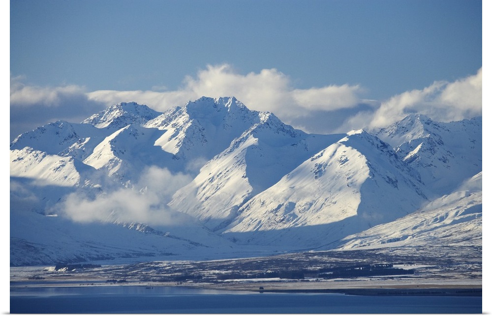 New Zealand, South Island, Canterbury, Mackenzie Country, Lake Tekapo, Mt Ross and Two Thumb Range in Winter