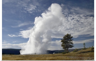 Old Faithful erupting, Yellowstone National Park, Wyoming