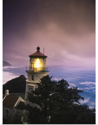 Oregon, View of Heceta Head Lighthouse at dusk