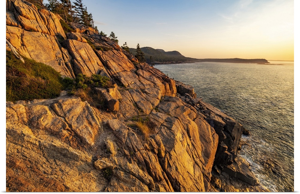 Otter Cliffs at sunrise in Acadia National Park, Maine, USA.