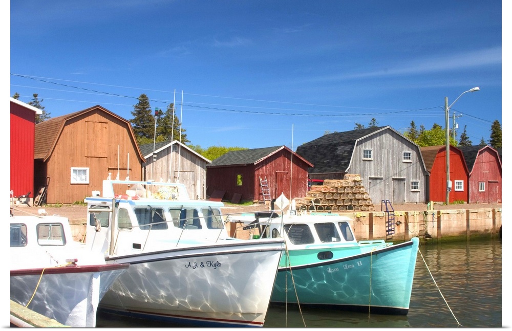 Prince Edward Island, Malpeque Harbour, Fish sheds and lobster boats in harbor