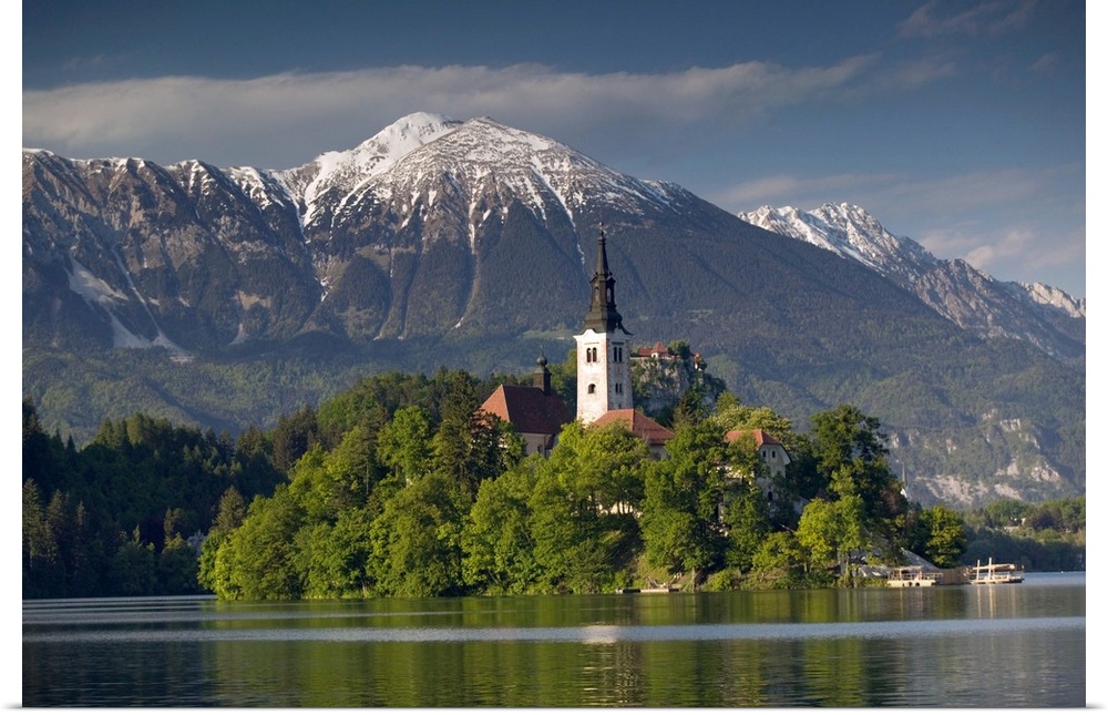 SLOVENIA-GORENJSKA-Bled:.Lake Bled Island Church