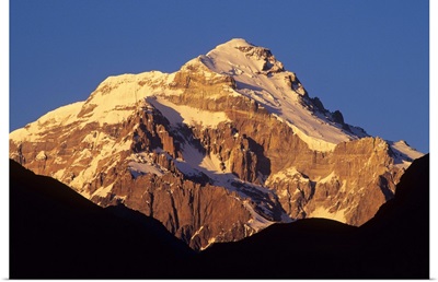 Sunrise on east face of Cerro Aconcagua, highest mountain in the Andes, Argentina