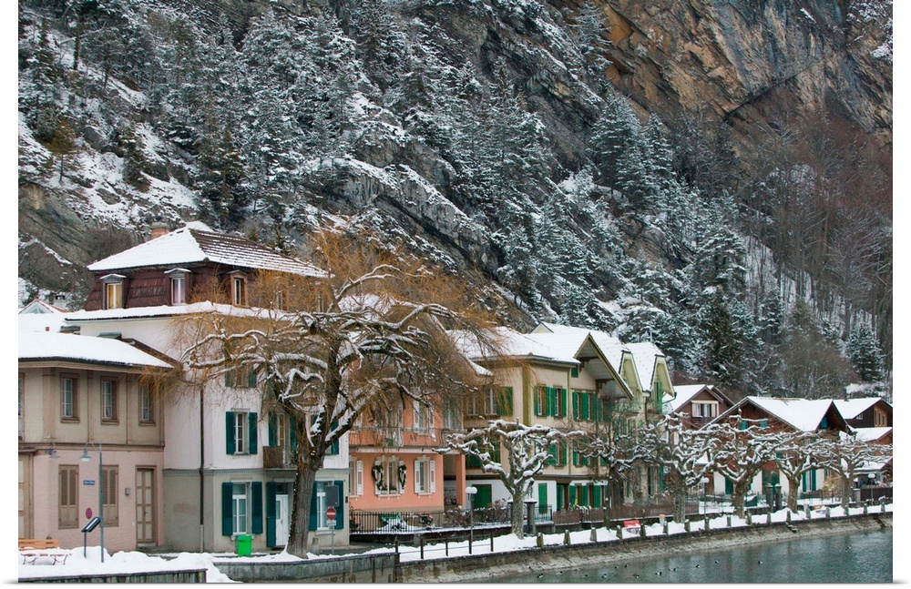 SWITZERLAND-Bern-INTERLAKEN:Town Buildings along Aare River / Winter