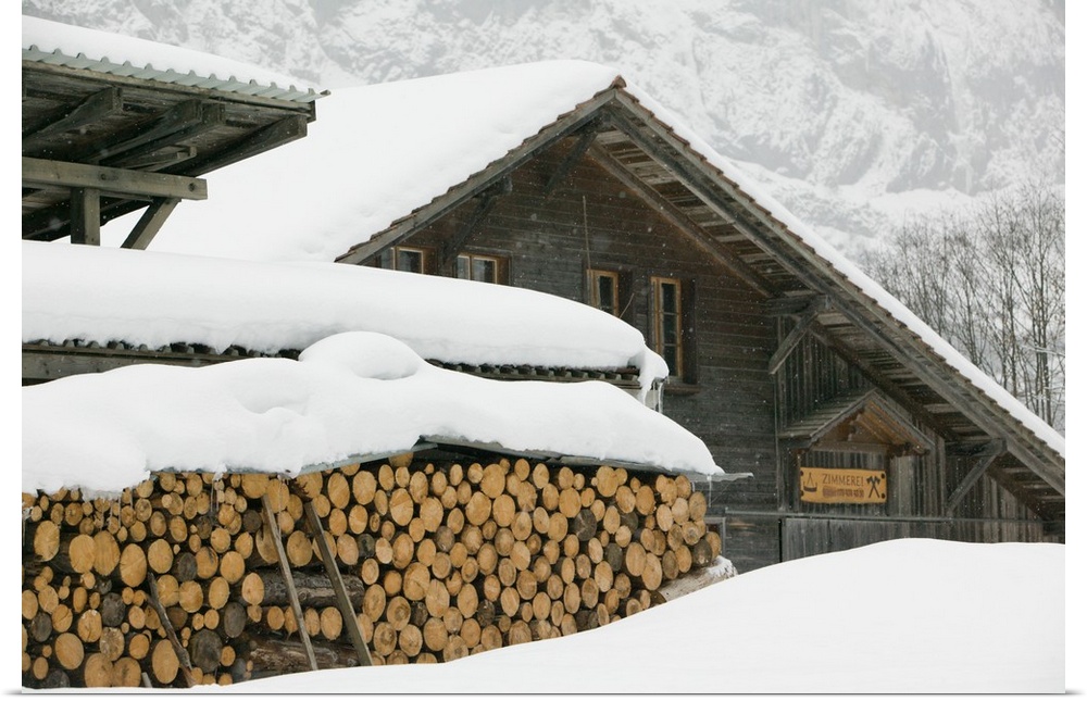 SWITZERLAND-Bern-LAUTERBRUNNEN:.Wood Pile / Winter... Walter Bibikow 2005