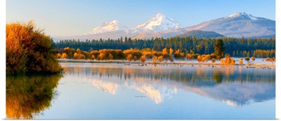 United States, Oregon, Bend, Black Butte Ranch, Fall Foliage And Cascade Mountains