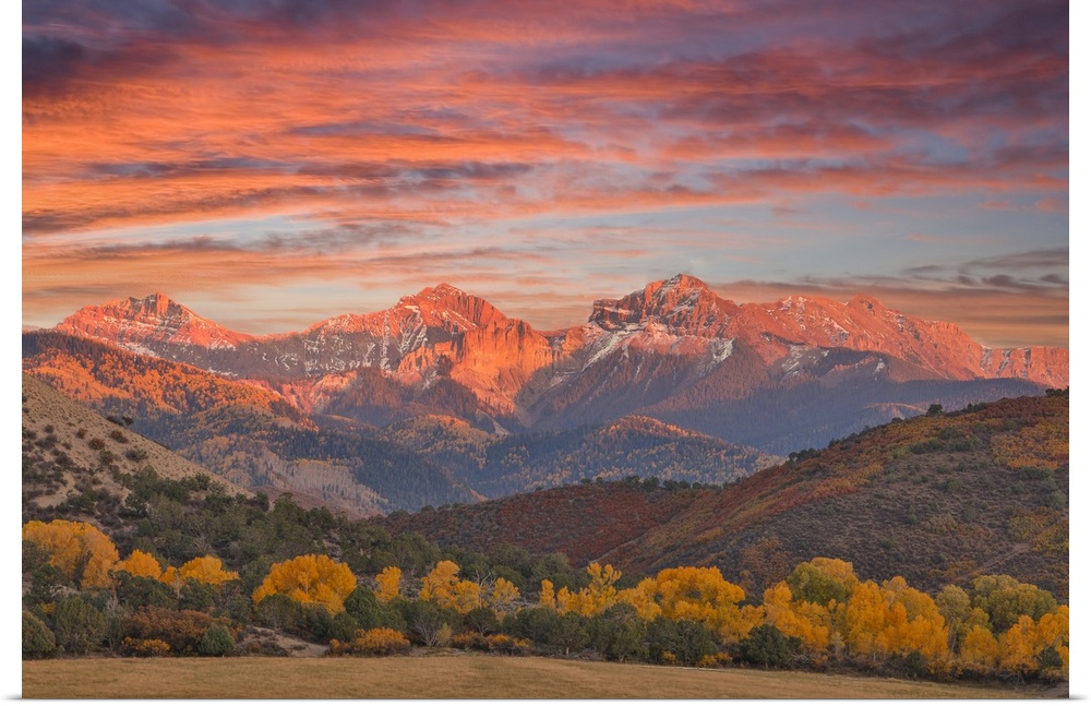 USA, Colorado, Ridgway, Sunset And Dallas Mountain Range Autumn