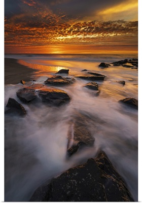 USA, New Jersey, Cape May National Seashore, Sunrise On Ocean Shore
