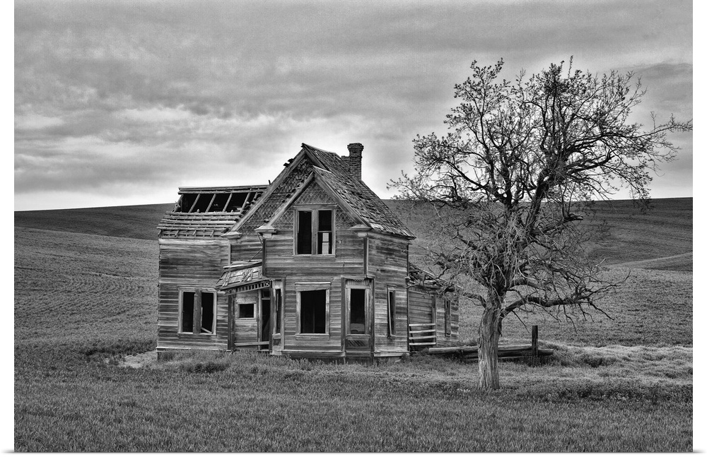 USA, Oregon, Dufur. Historic abandoned nelson house.