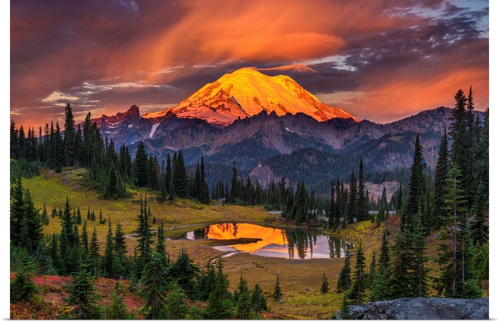 USA, Washington, Mt. Rainier National Park. Mt. Rainier at sunrise.