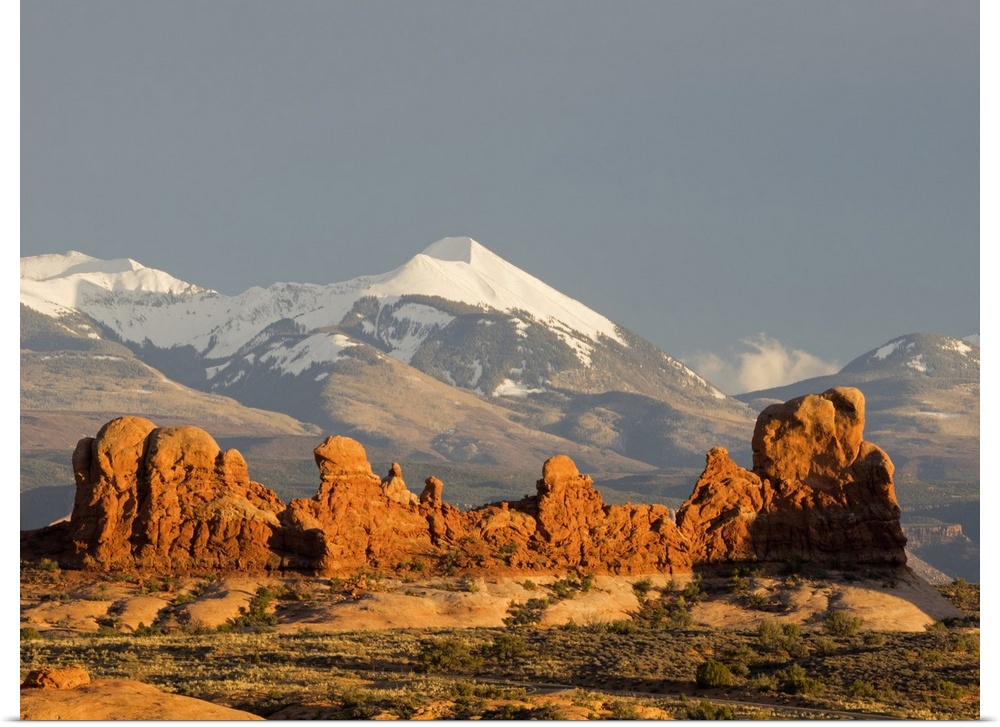 USA, Utah. Arches National Park, Rock Formations and La Sal Mountains