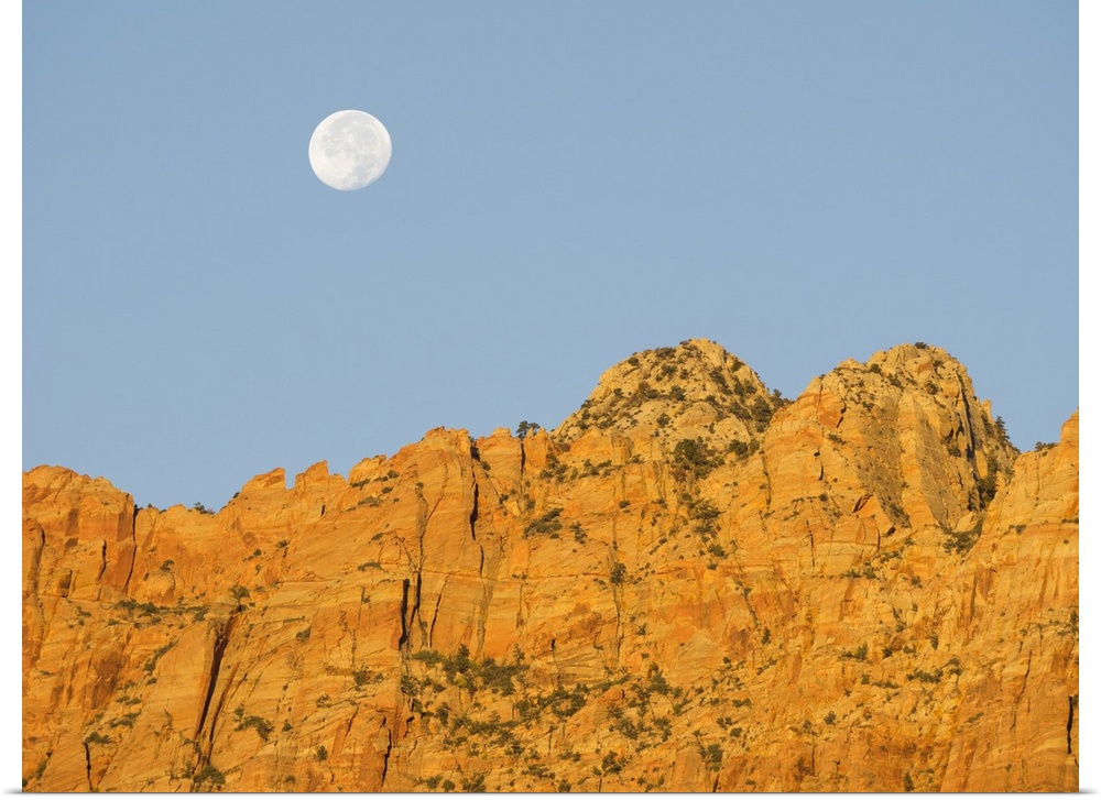 USA, Utah. Zion National Park, Canyon wall and full moon