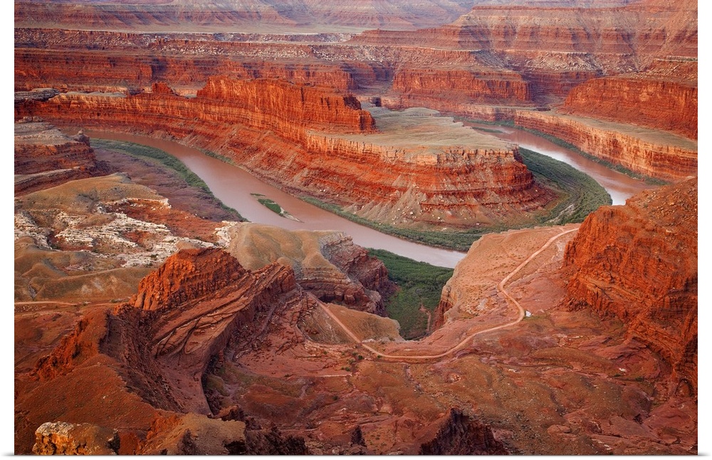 USA, Utah, Dead Horse Point State Park. View of The Gooseneck section of Colorado River.