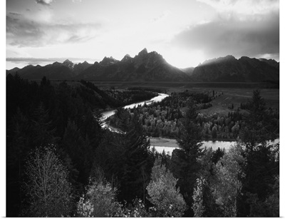 Wyoming, Grand Teton National Park, Snake River with Teton Range at sunset