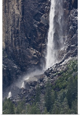 Yosemite Valley's lower and upper Bridalveil Falls, Yosemite National Park, California