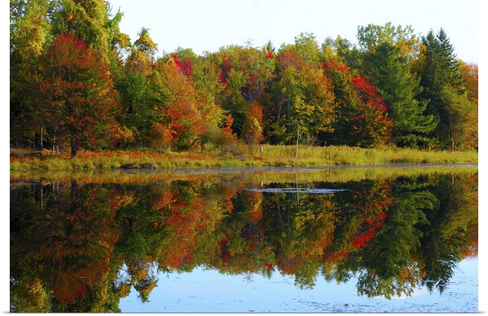 Scenic autumn lake in late September.