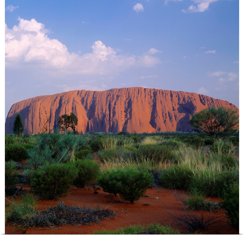 Australia, Northern Territory, Ayers Rock (Uluru), the largest monolith in the world