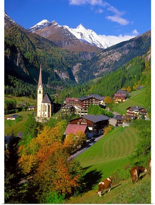 Austria, Carinthia, Hohe Tauern, Heiligenblut village and Grossglockner