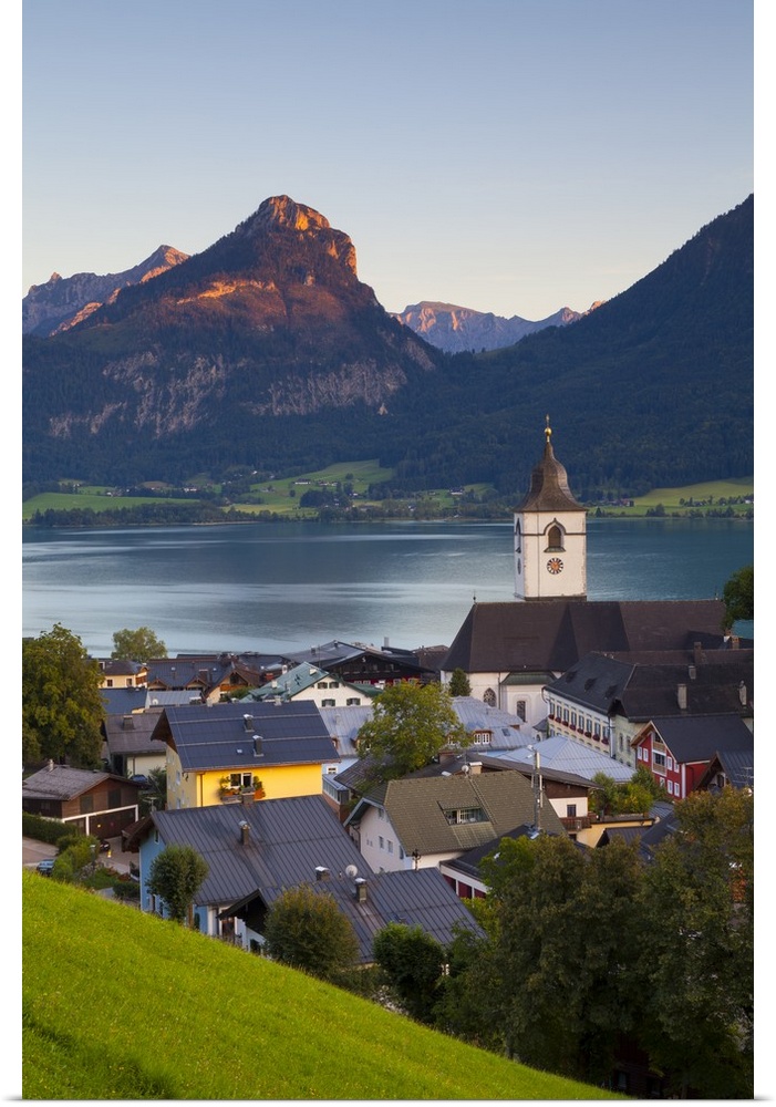 Austria, Salzburg, Flachgau, Wolfgangsee lake, St Wolfgang village.