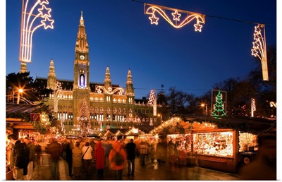 Austria, Vienna, Christmas market in front of Rathaus (town hall)