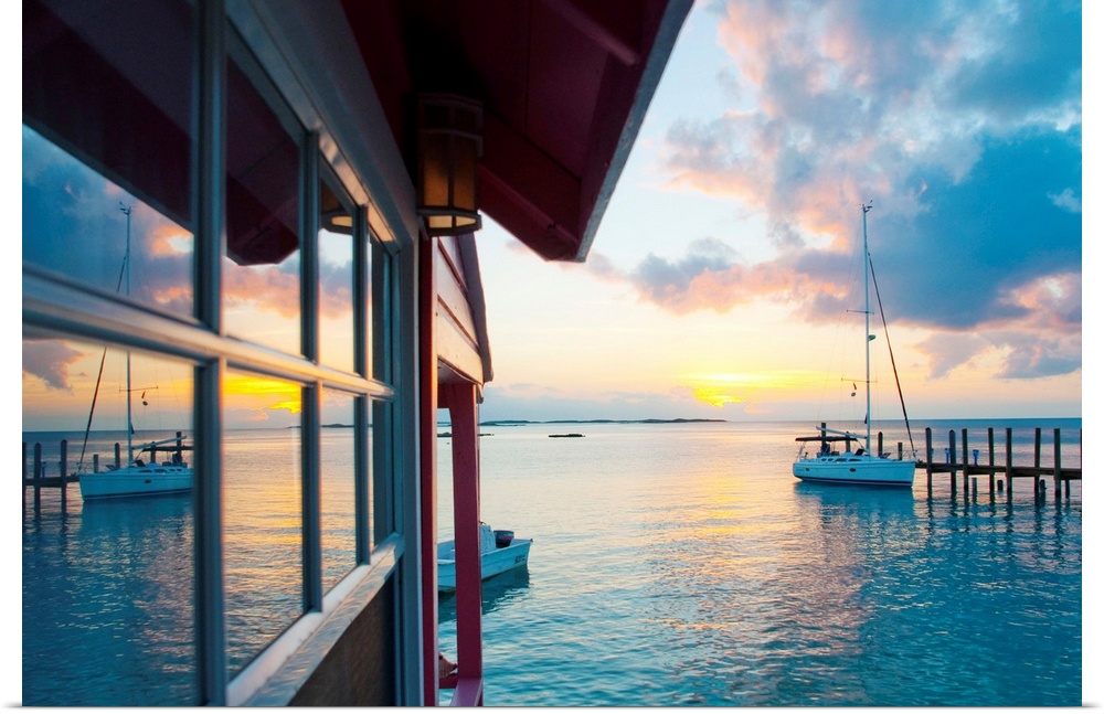 Bahamas, Exuma Cays, Staniel Cay Yacht Club, cottage on the sea
