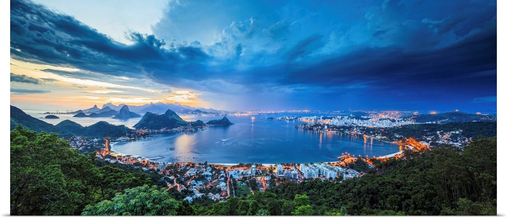 Brazil, Rio de Janeiro, Niteroi, View of Niteroi, Rio de Janeiro, Baia de Guanabara, Sugarloaf Mountain, Sugarloaf Mountai...