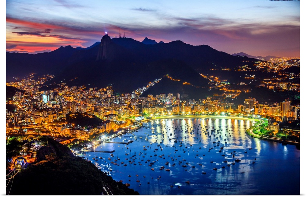 Brazil, Rio de Janeiro, Sugarloaf Mountain, view towards Guanabara Bay, Botafogo, Flamengo Beach and Corcovado.