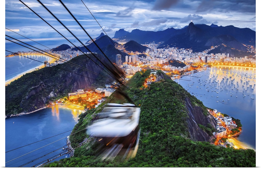 Brazil, Rio de Janeiro, Sugarloaf Mountain, Teleferico, view towards Guanabara Bay, Praia Vermelha, Copacabana Beach, Bota...