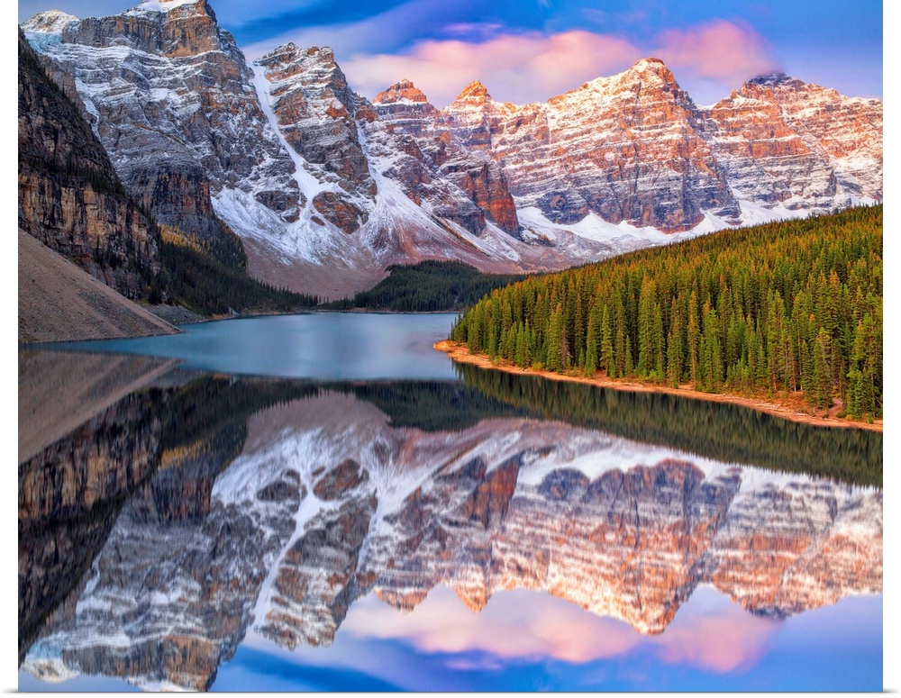 Canada, Alberta, Rocky Mountains, Banff National Park, Moraine Lake, Valley of the Ten Peaks.