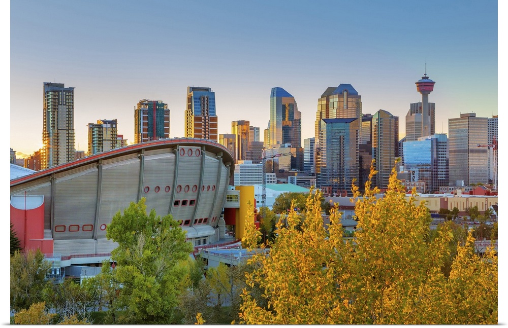 Canada, Alberta, Calgary, Skyline of downtown Calgary and Saddledome.