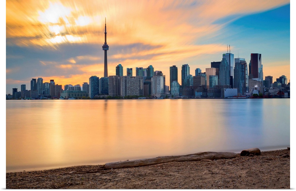 Canada, Ontario, Toronto, Skyline at sunset.
