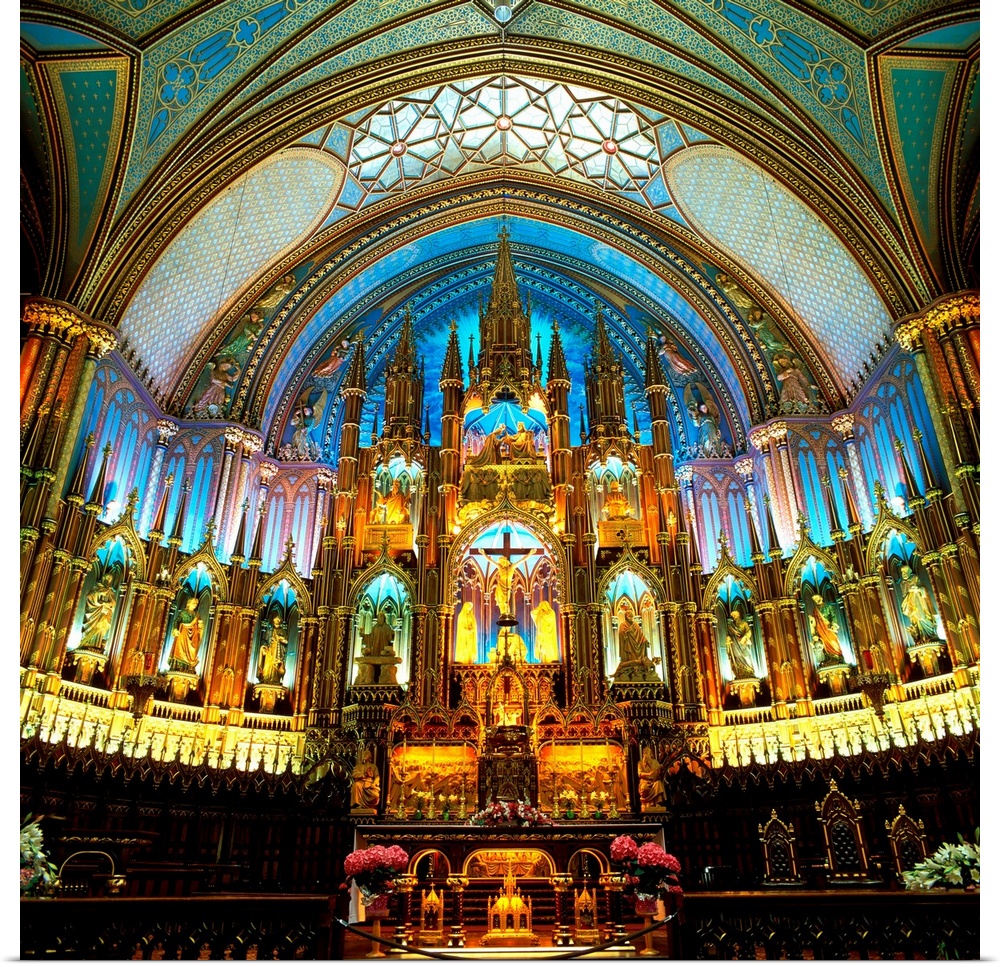 Montreal, Quebec, Canada, April 20, 2000. Notre Dame Cathedral..Photo:Alberto Biscaro