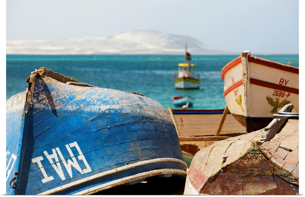 Cape Verde, Boa Vista, Atlantic ocean, Sal Rei, Praia de Diante beach with boats