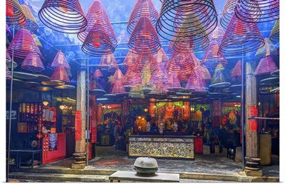 China, Hong Kong, Kowloon, Yau Ma Tei, incense in Tin Hau Temple