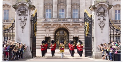 England, London, City of Westminster, Buckingham Palace, Changing of the Guard Ceremony