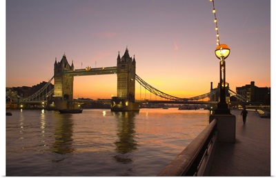 England, London, Tower Bridge, The bridge from South Bank at sunrise