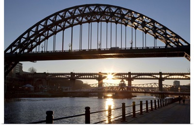 England, Newcastle upon Tyne, The Tyne Bridge viewed from the Quayside