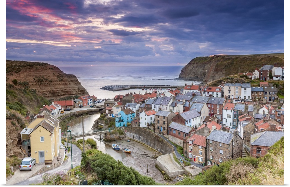 UK, England, Great Britain, North York Moors National Park, North Yorkshire, Staithes, Seaside village.