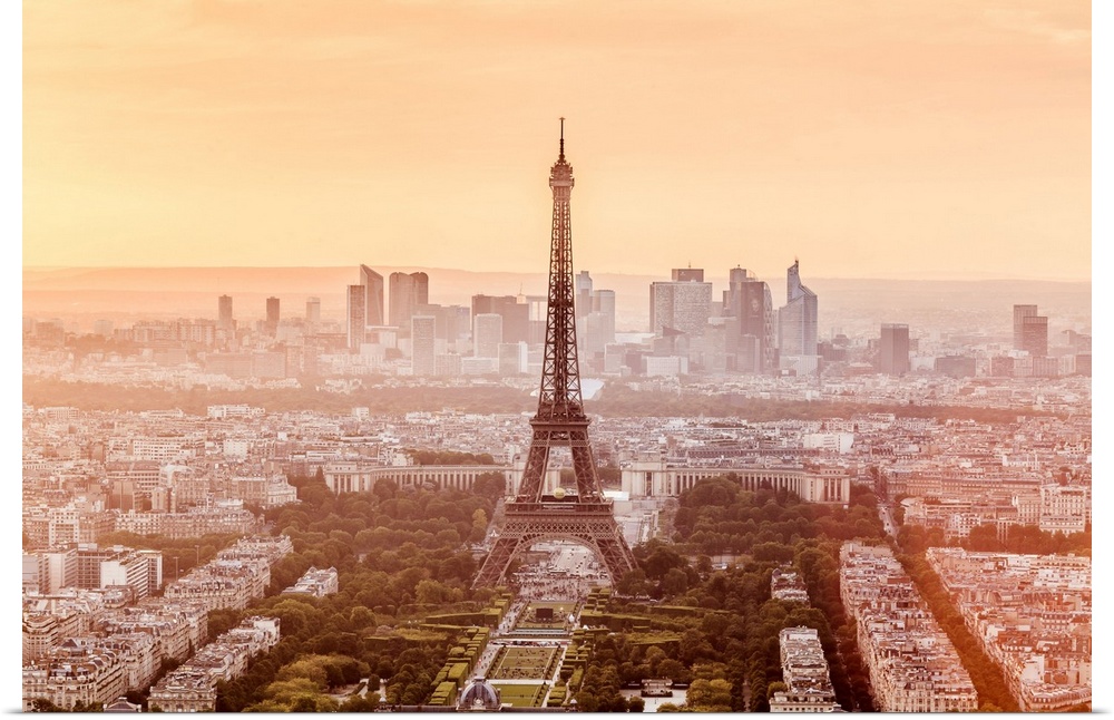 France, Ile-de-France, Ville de Paris, Paris, Invalides, Eiffel Tower, View from Tour Montparnasse at sunset