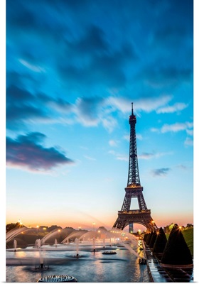 France, Paris, Invalides, Trocadero Fountains, The Eiffel Tower At Sunrise View